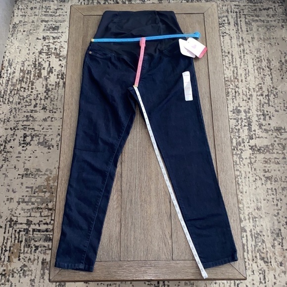 Isabel Maternity Crossover Panel Maternity Jeggings in Dark Wash - Picture 9 of 11